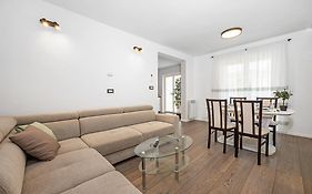 Apartment Delton