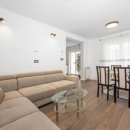 Apartment Delton Fažana Zewnętrze zdjęcie
